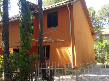 Vila per shitje,Prane Kompleks Dielli' , ne Qerret