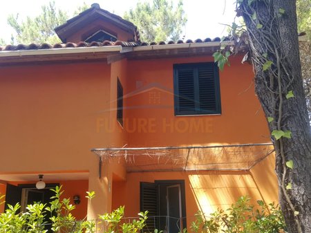 Vila per shitje,Prane Kompleks Dielli' , ne Qerret
