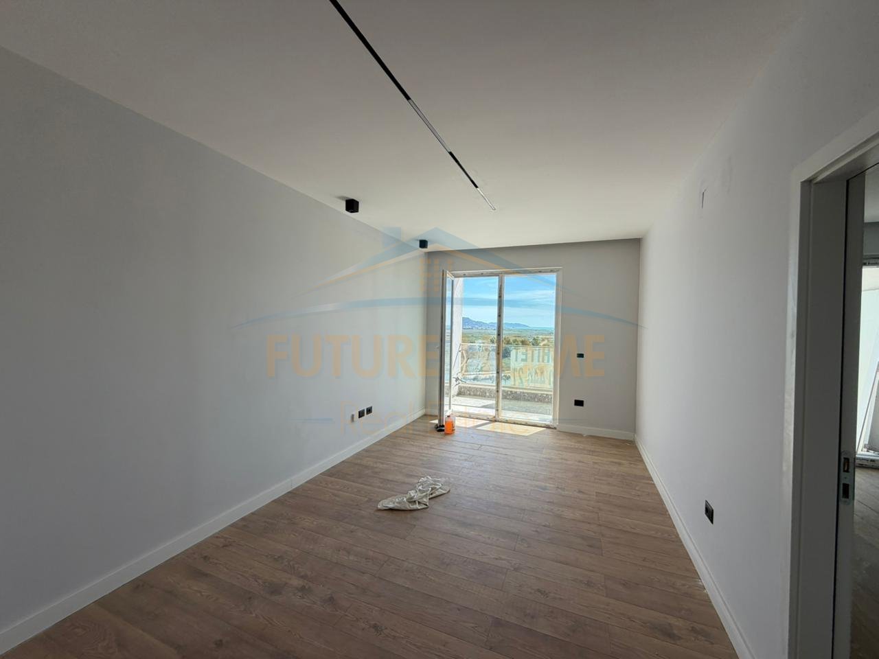 Shitet Apartament 1+1, Qerret,Kavaje