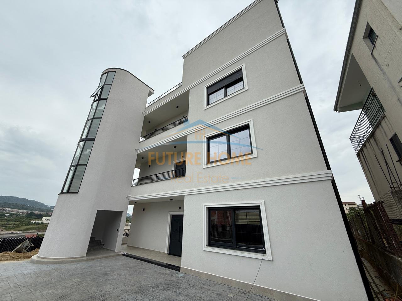 For rent, 4-story villa, Mjull-Bathore, Tirana.