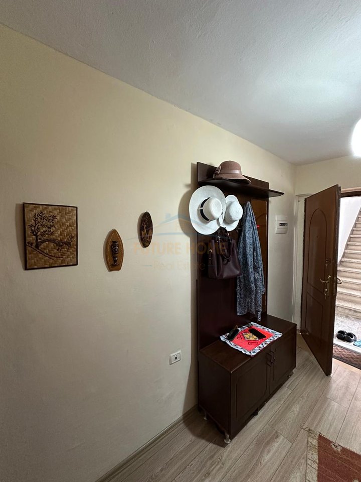 Shitet, Apartament 1+1 Rruga e Elbasanit, Tiranë.
