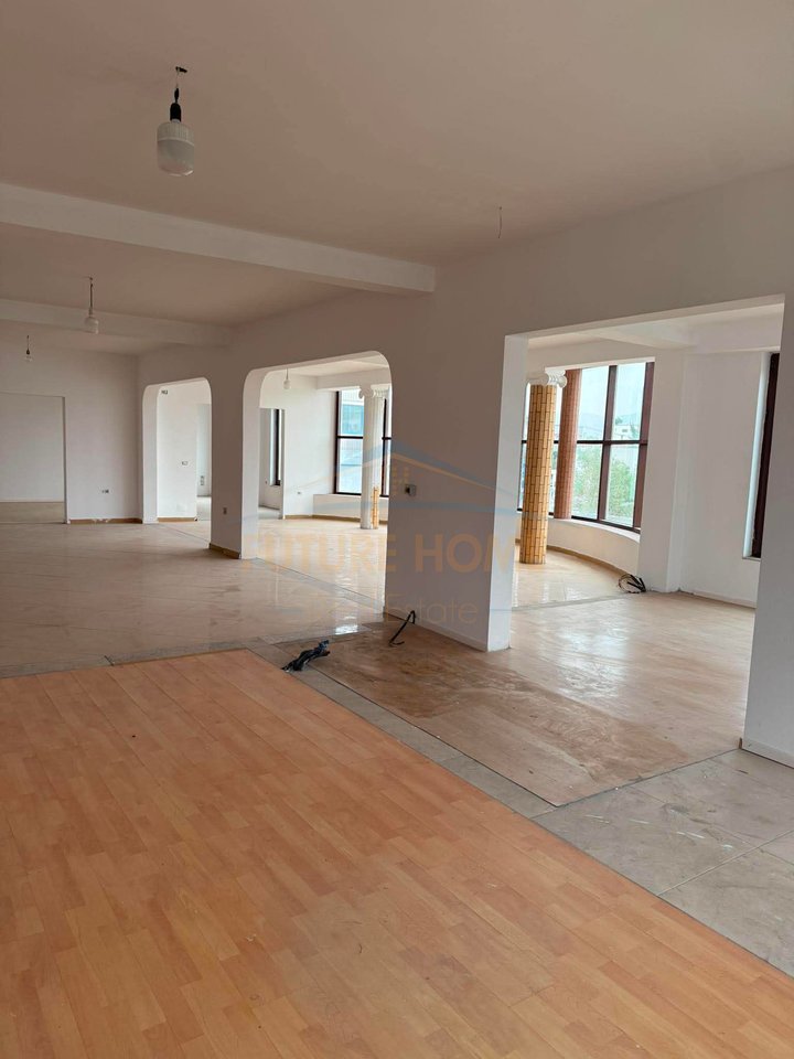 For rent, Business Building, Egnatia Street, Tirana