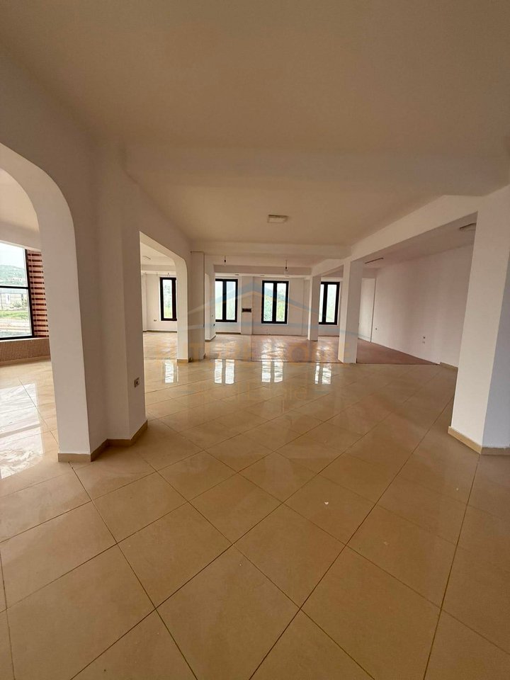 For rent, Business Building, Egnatia Street, Tirana