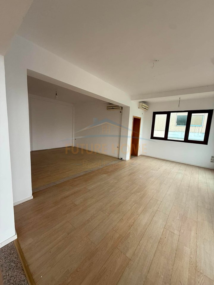 For rent, Business Building, Egnatia Street, Tirana