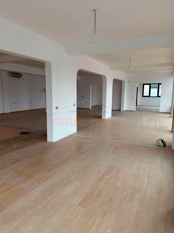 For rent, Business Building, Egnatia Street, Tirana