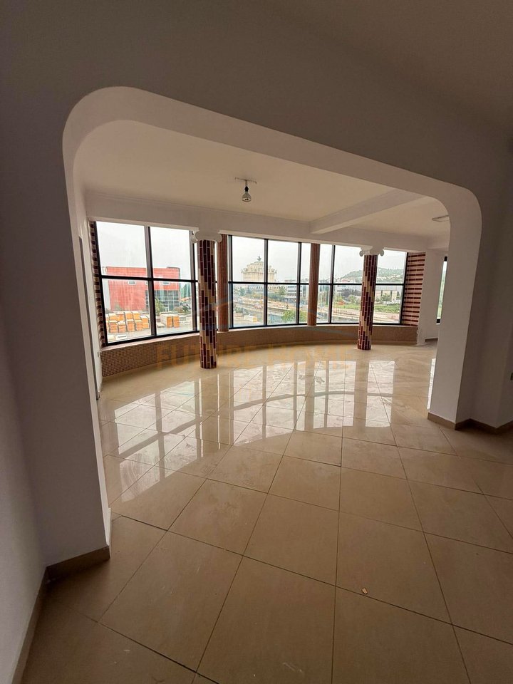 For rent, Business Building, Egnatia Street, Tirana