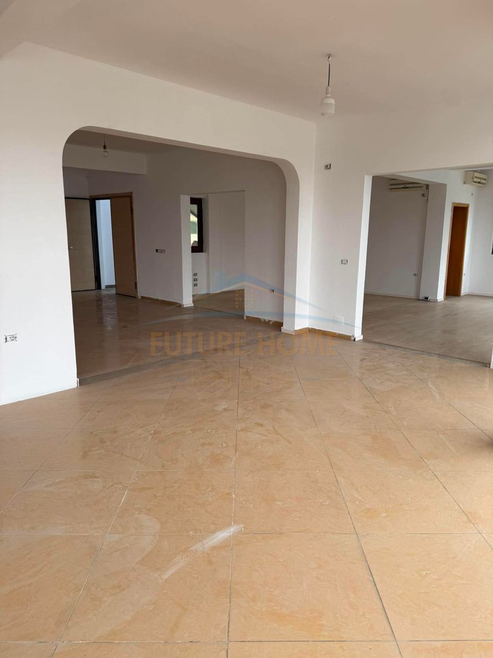 For rent, Business Building, Egnatia Street, Tirana