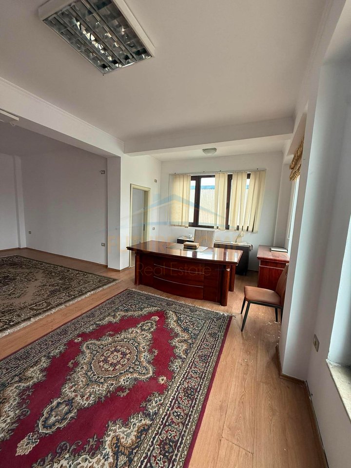 For rent, Business Building, Egnatia Street, Tirana