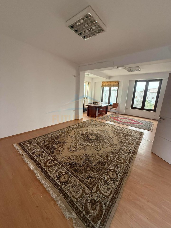 For rent, Business Building, Egnatia Street, Tirana