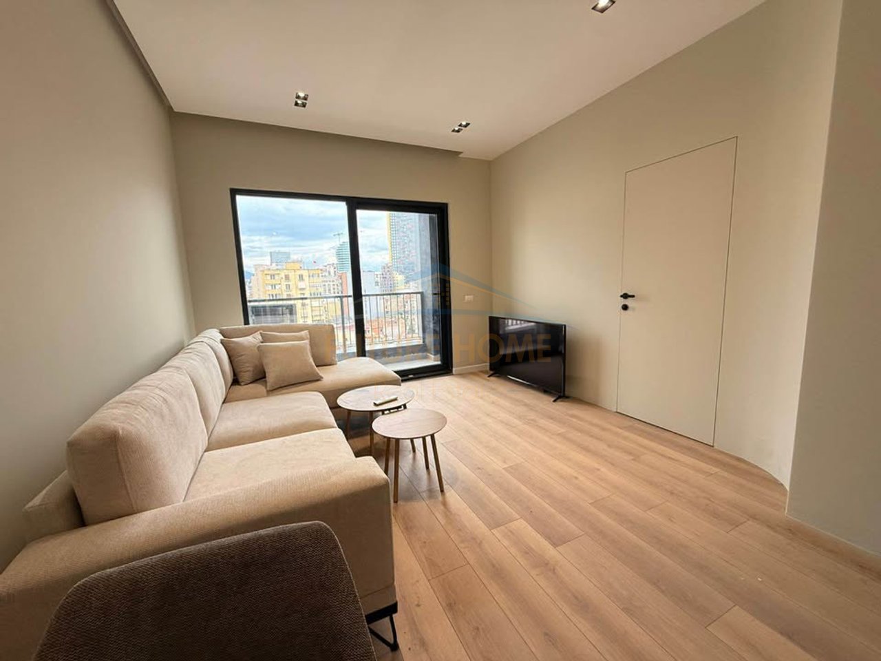 Qira, Apartment 1+1, Barricades Street, Tirana.