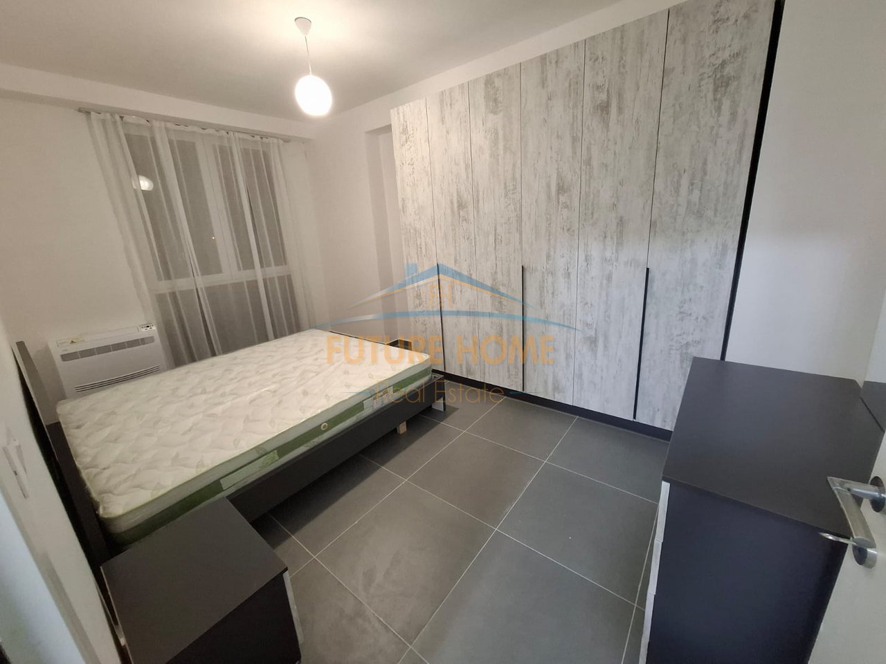 Qera, Apartament 3+1, Rruga 5 Maji, Tiranë.