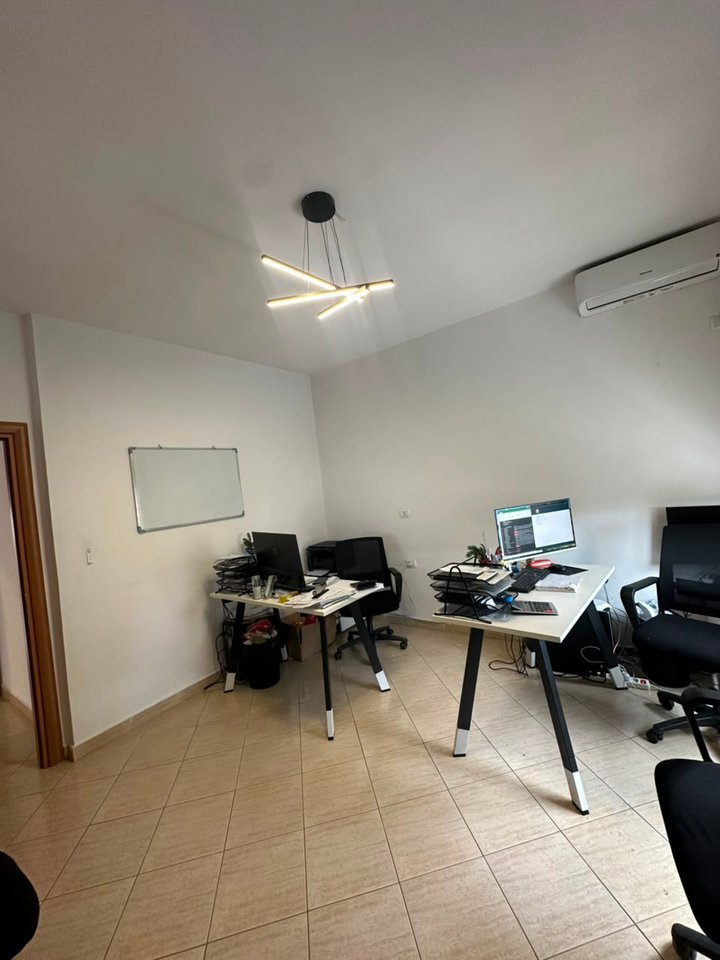 For rent, Office space, Komuna e Parisit, Tirana