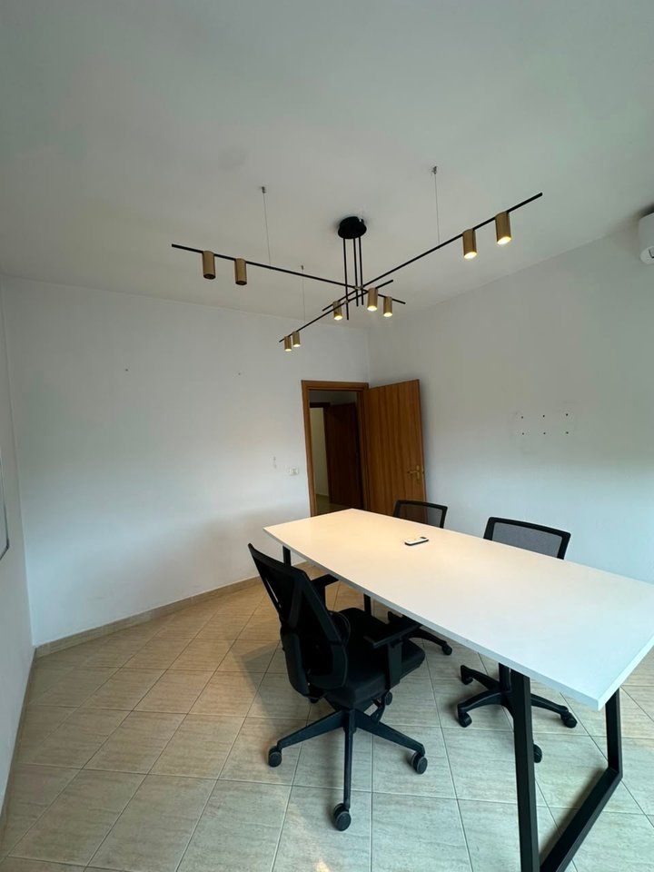 For rent, Office space, Komuna e Parisit, Tirana