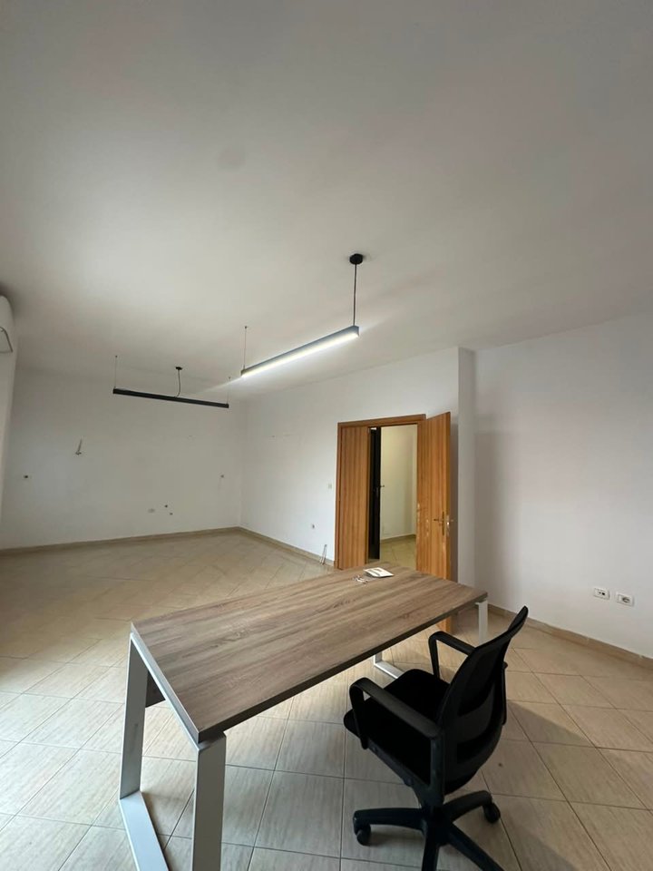 For rent, Office space, Komuna e Parisit, Tirana
