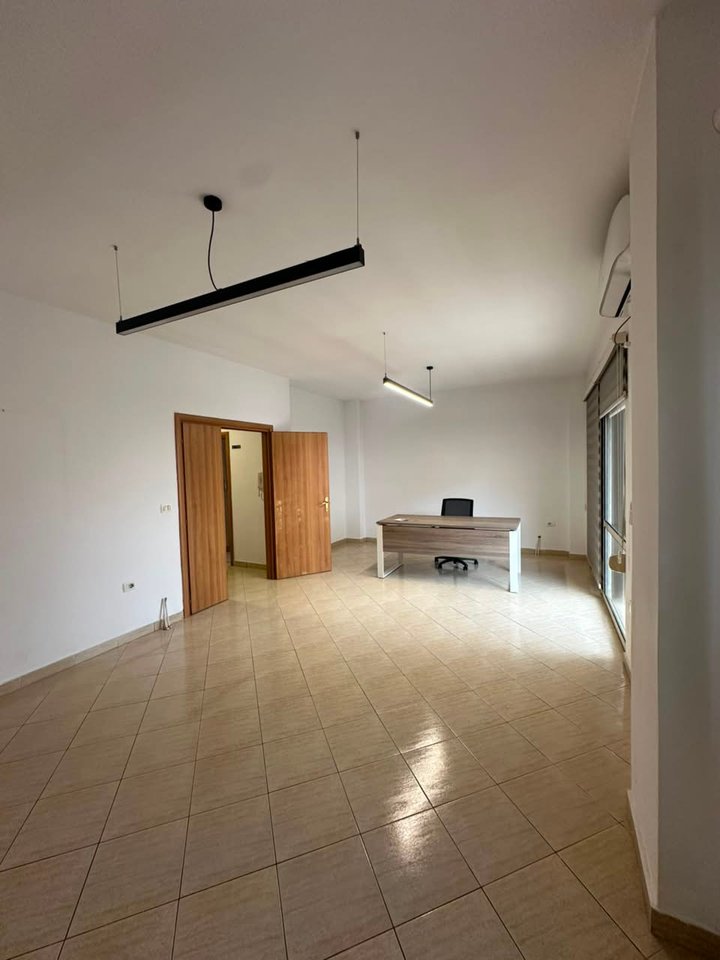 For rent, Office space, Komuna e Parisit, Tirana