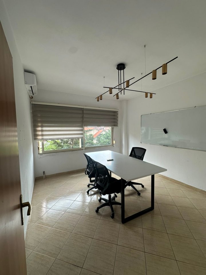 For rent, Office space, Komuna e Parisit, Tirana