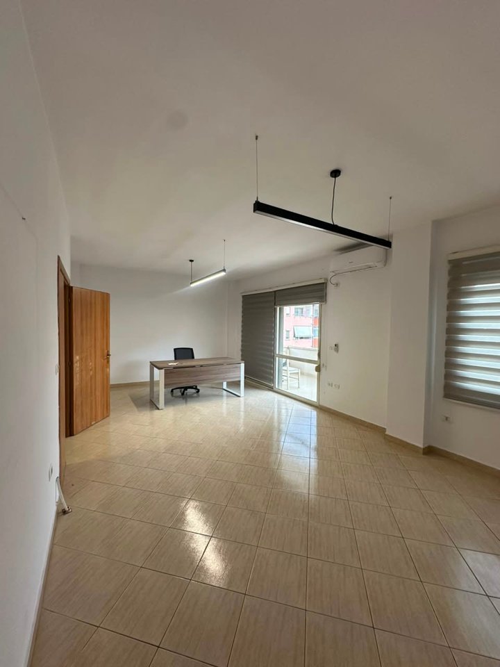For rent, Office space, Komuna e Parisit, Tirana