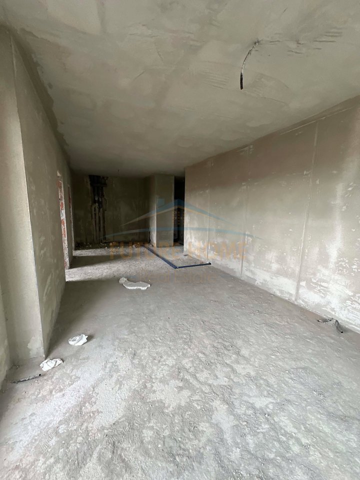 Qera, Apartament 4+1+2 + Post Parkimi, Green City, Unaza e Re