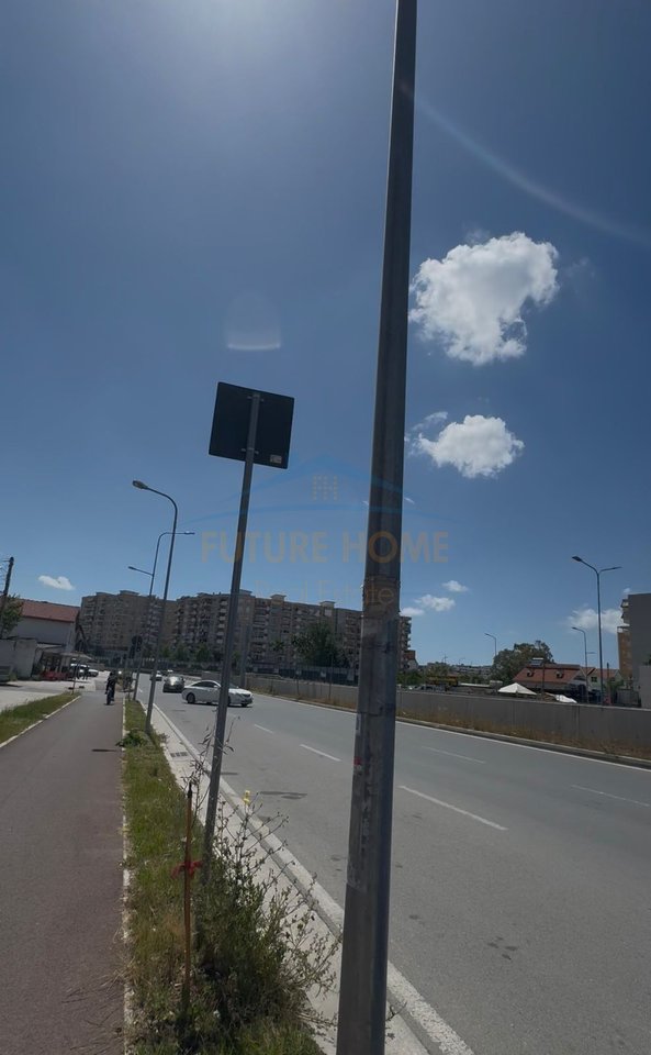 Shitet, Godinë 3-Katëshe, Unaza e Re