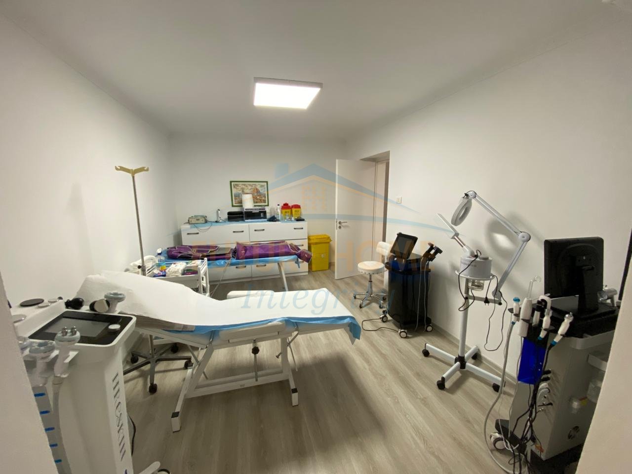 Rent, Business environment, Myslum Shyri, Tirana.