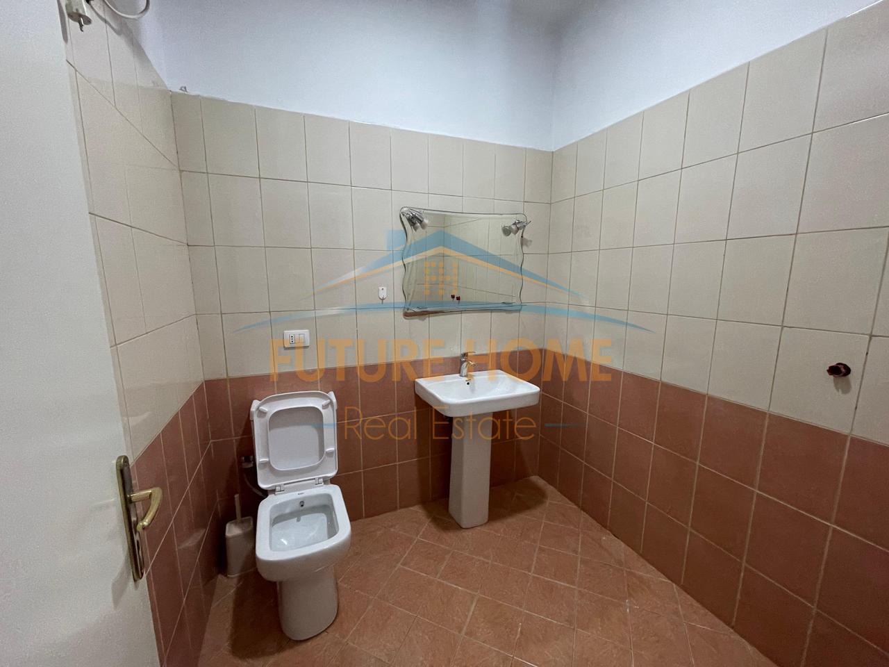 Shitet, Apartament 2+1+2, Kodra Diellit, Tiranë.