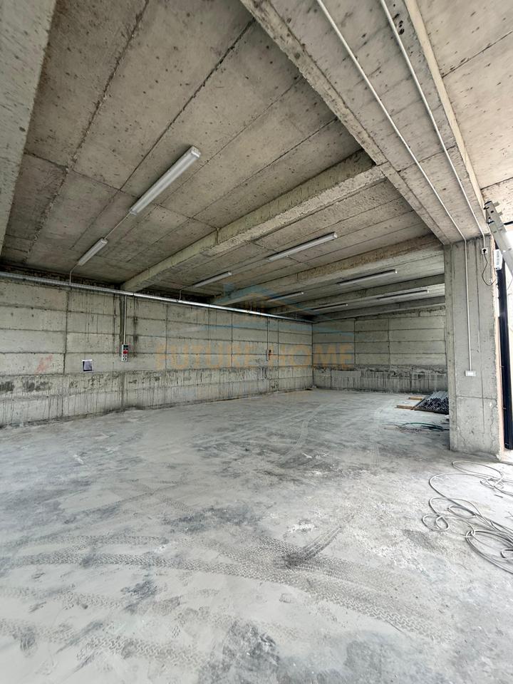 For rent, warehouse, Fushe-Preze