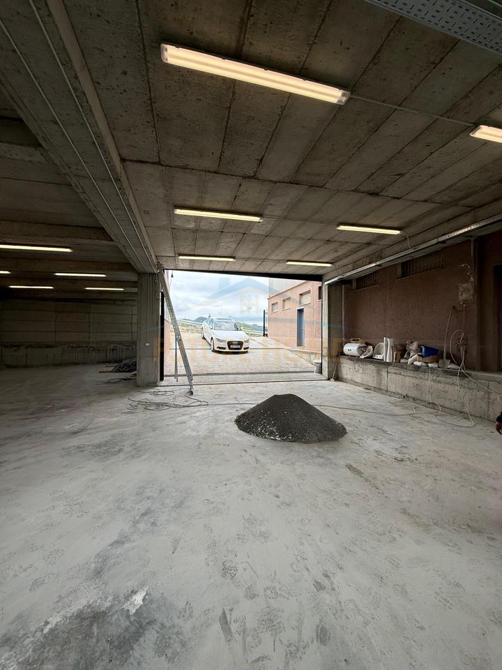 For rent, warehouse, Fushe-Preze