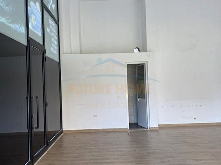 Qera, Ambient Biznesi, Vila L 2, Unaza e Re