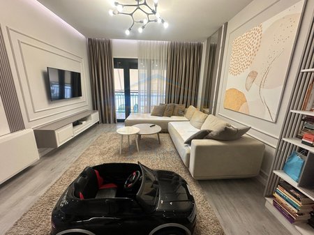 Affitto, Appartamento 2+1+Posto Auto, Green City, Tirana.