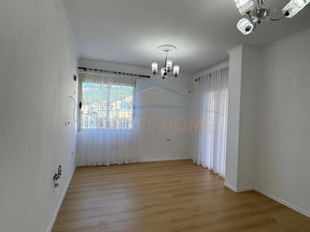 In vendita, appartamento 2+1, Fresk
