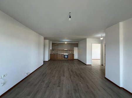 Qera,Apartament 3+1+2, Rruga 5 Maj, Tirane