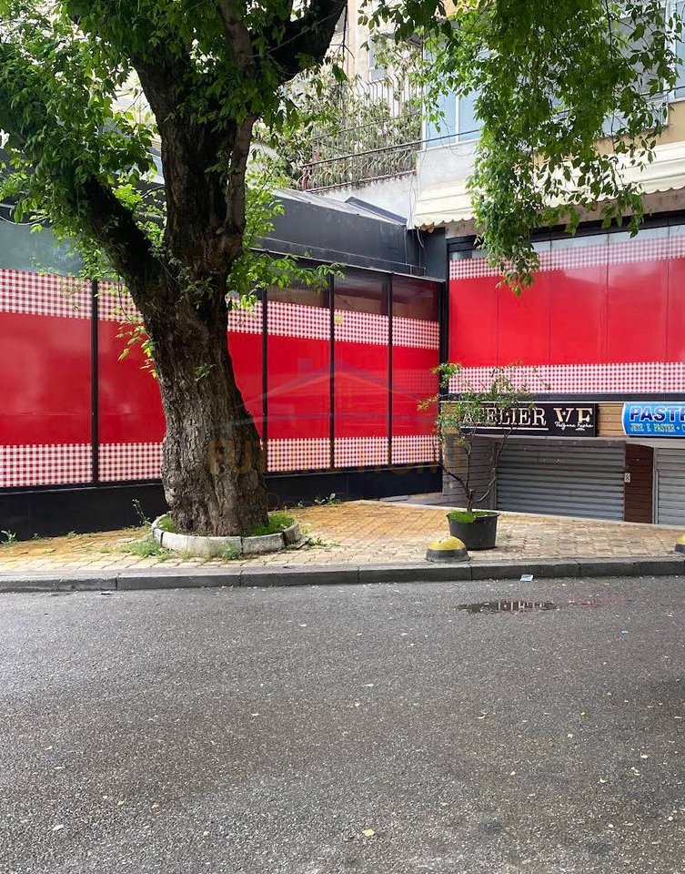 For Rent, Business Space, Paris Commune