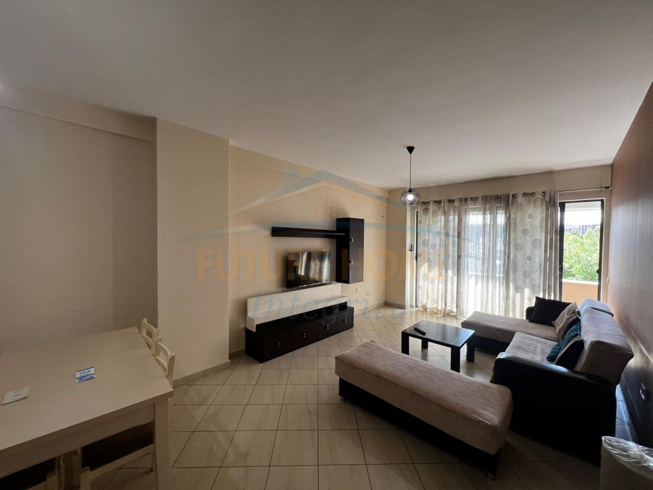 Qera, Apartament 2+1+2, Unaza e Re, Tiranë.