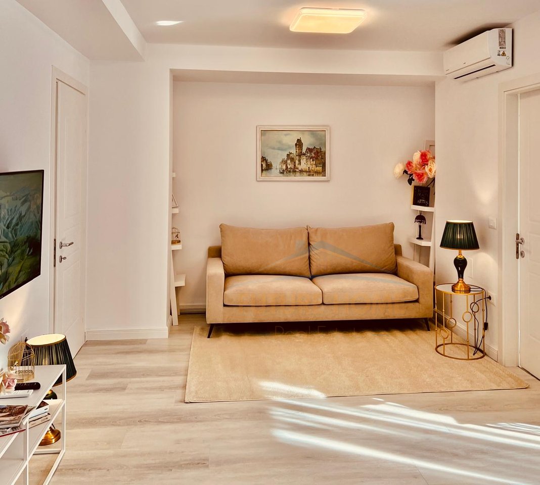 Shitet, Apartament 1+1, Blloku