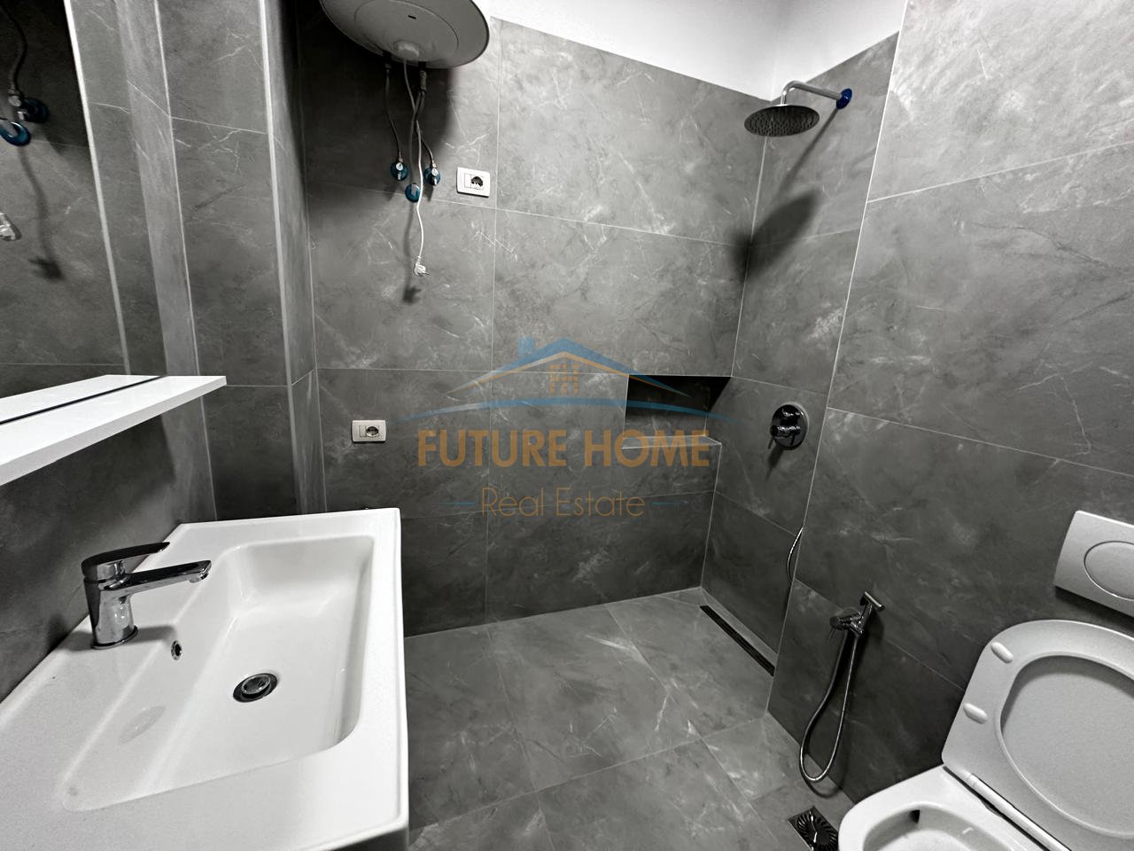 For sale, 2+1 Apartment, New Ring, Tirana