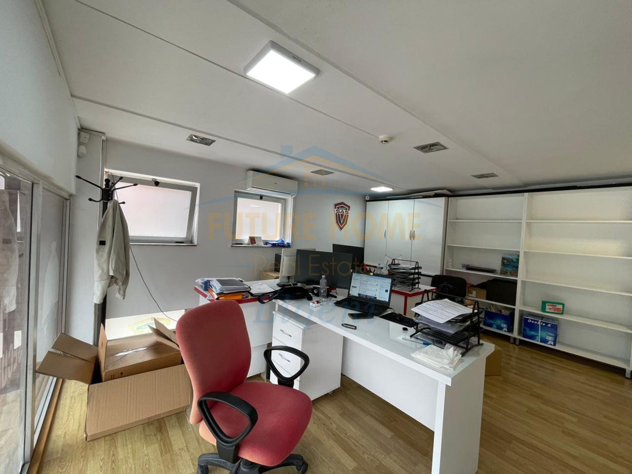 Qera, Duplex Ambjent Biznesi, Prane Delijorgjit, Tirane.