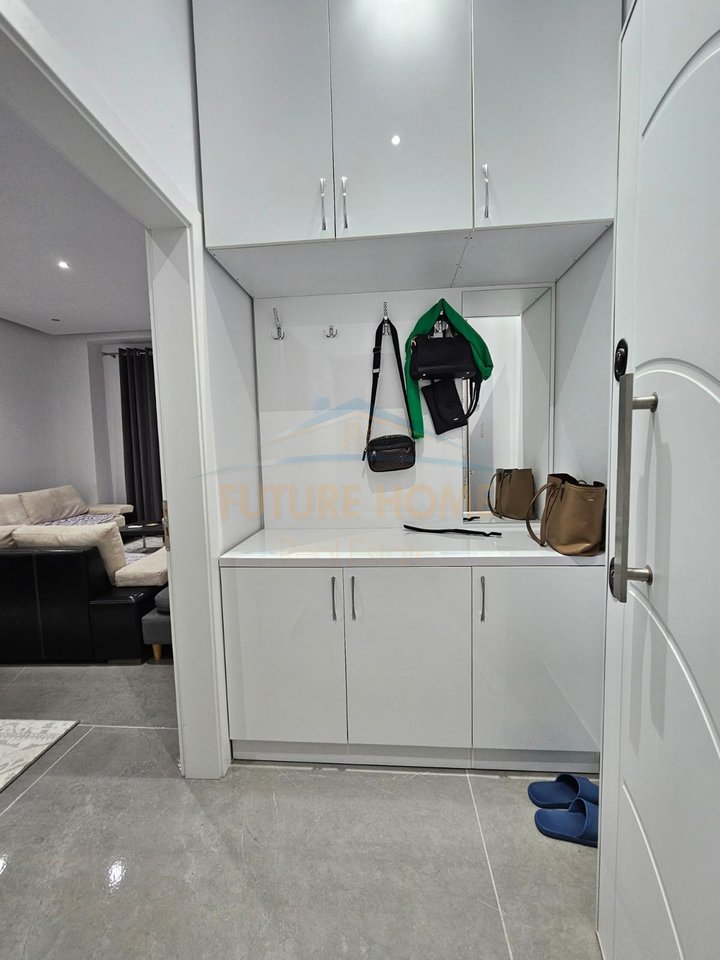 Shitet,Apartament 1+1, Selite, Tirane