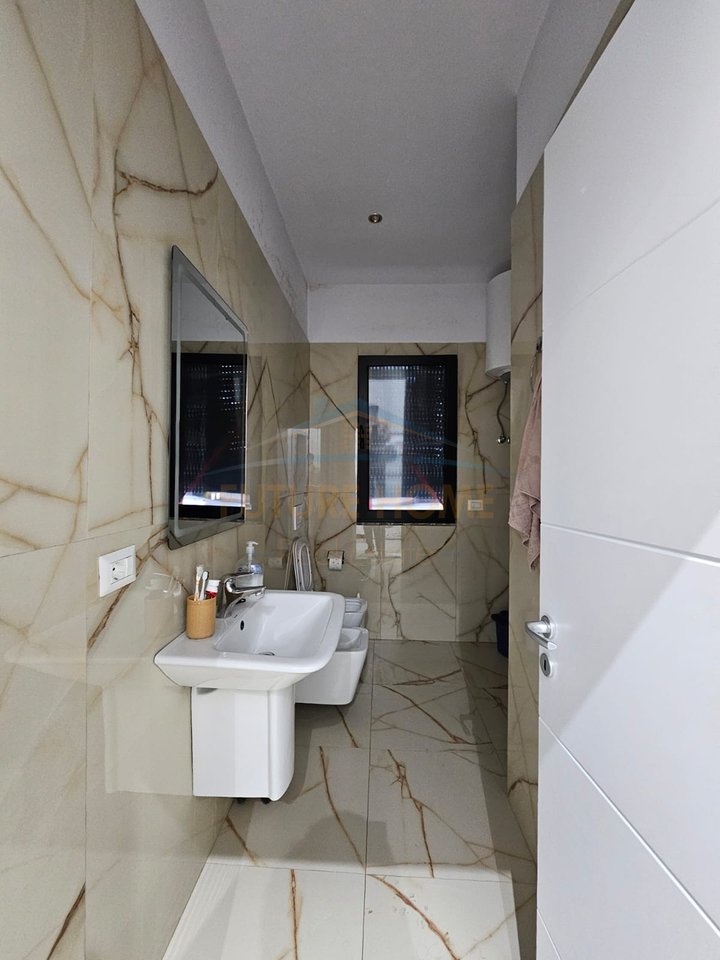 Shitet,Apartament 1+1, Selite, Tirane