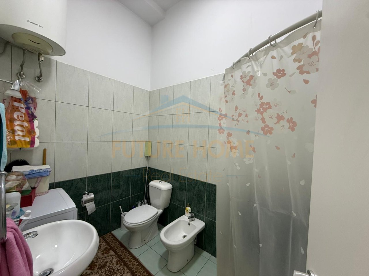 Shitet, Apartament 3+1+2, Fresk, Tiranë
