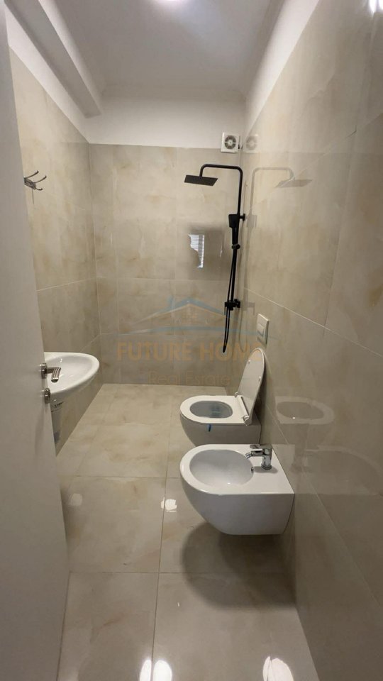 Affitto, Appartamento 2+1+2 + Posto Auto, Grand Gallery, Tirana