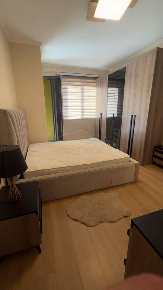 Affitto, Appartamento 2+1+2 + Posto Auto, Grand Gallery, Tirana