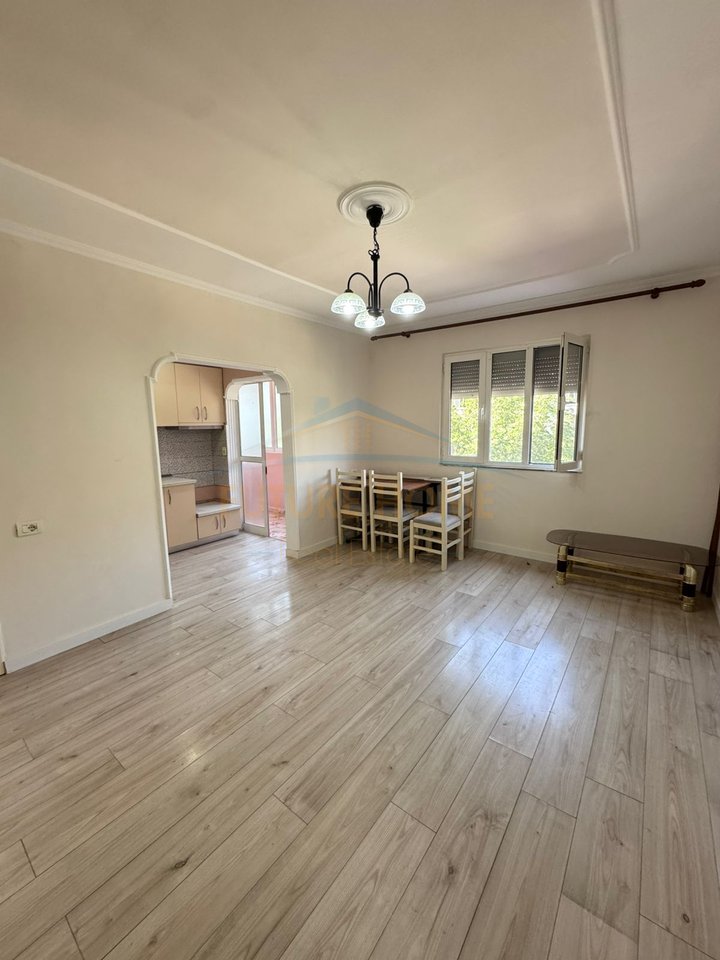 Shitet, Apartament 1+1, Irfan Tomini, Tiranë