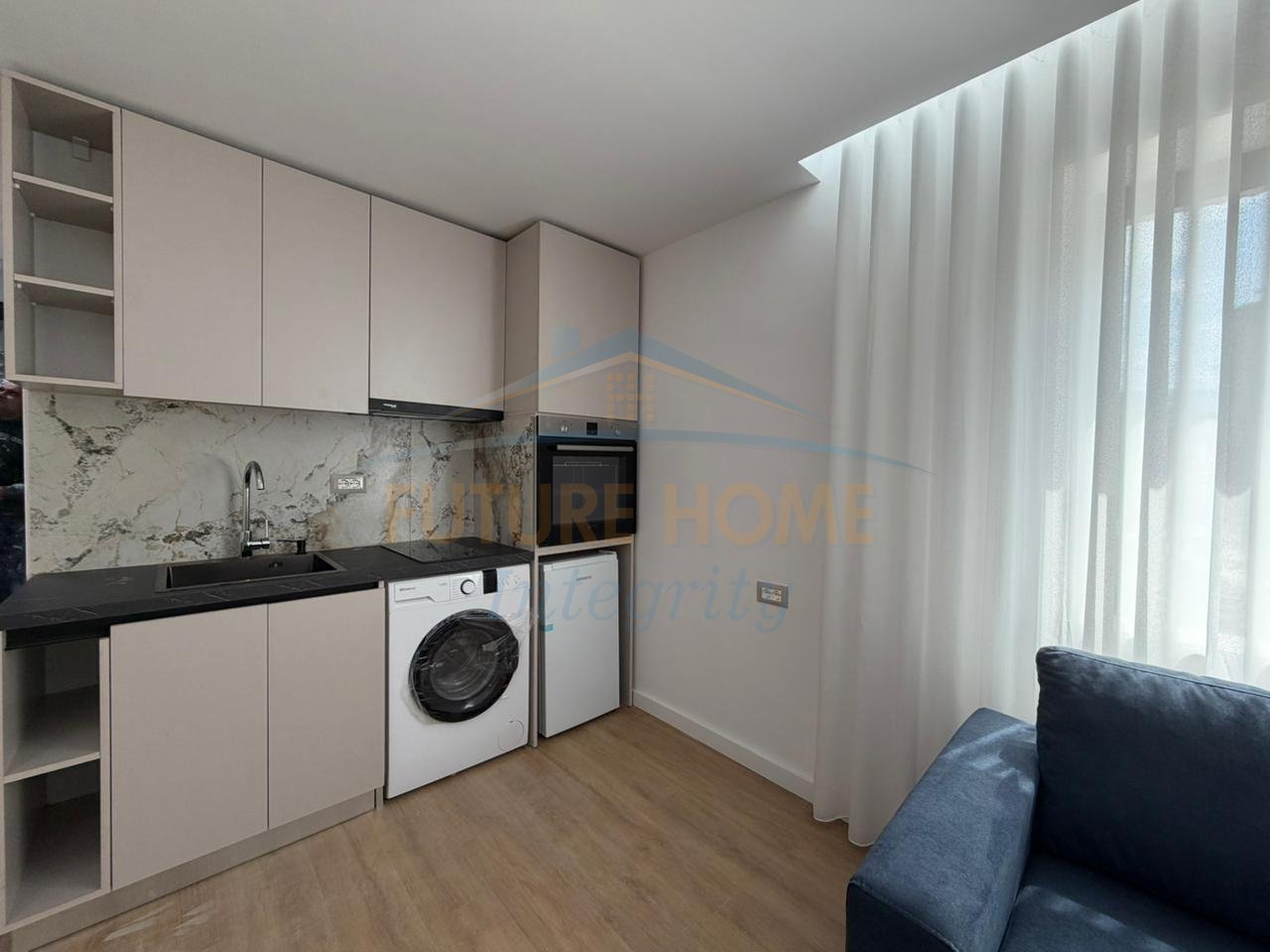 Shitet, Apartament 1+1, Shkolla e Baletit, Tiranë.