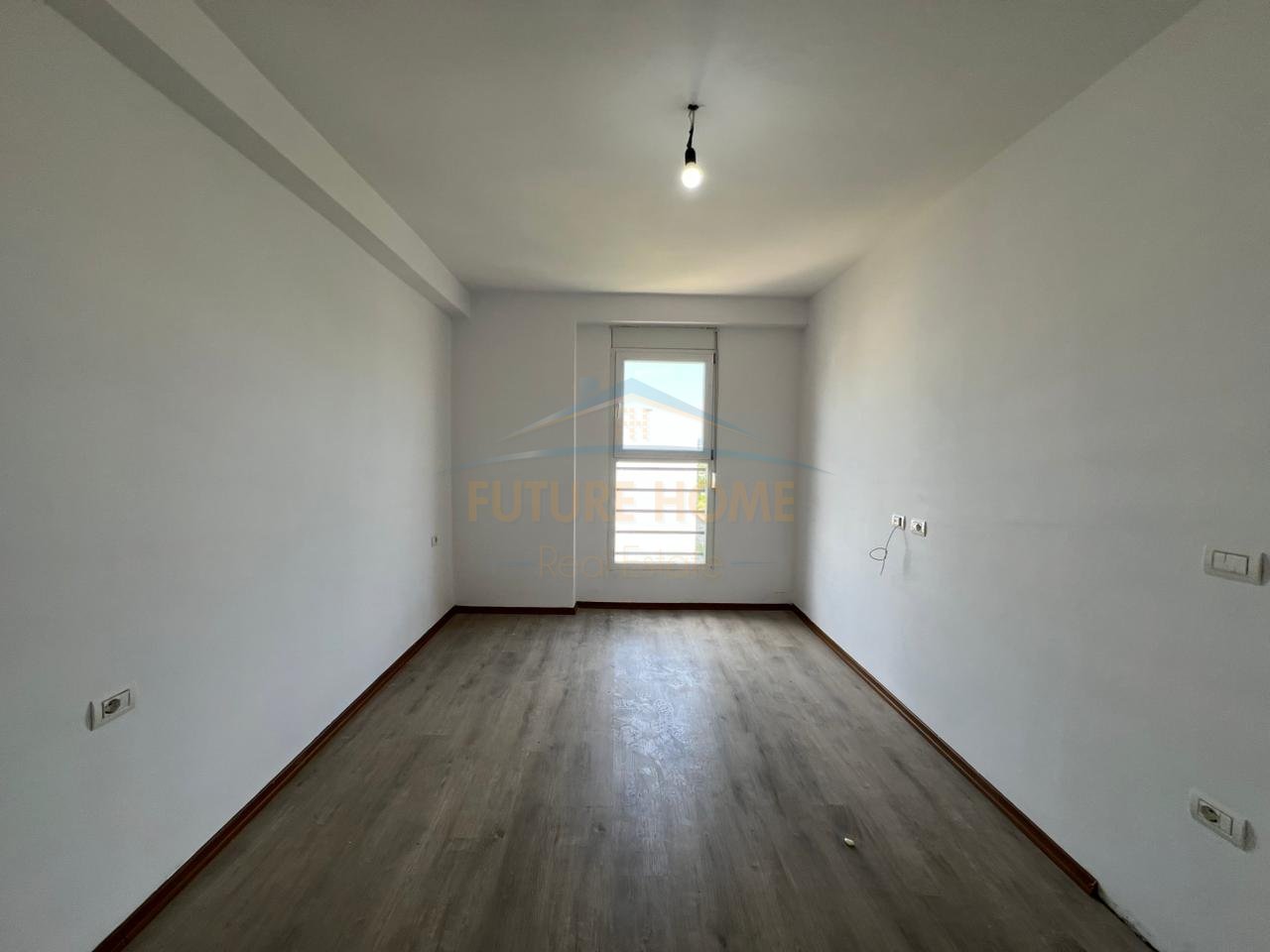 Qera,Apartament 3+1+2, Rruga 5 Maj, Tirane