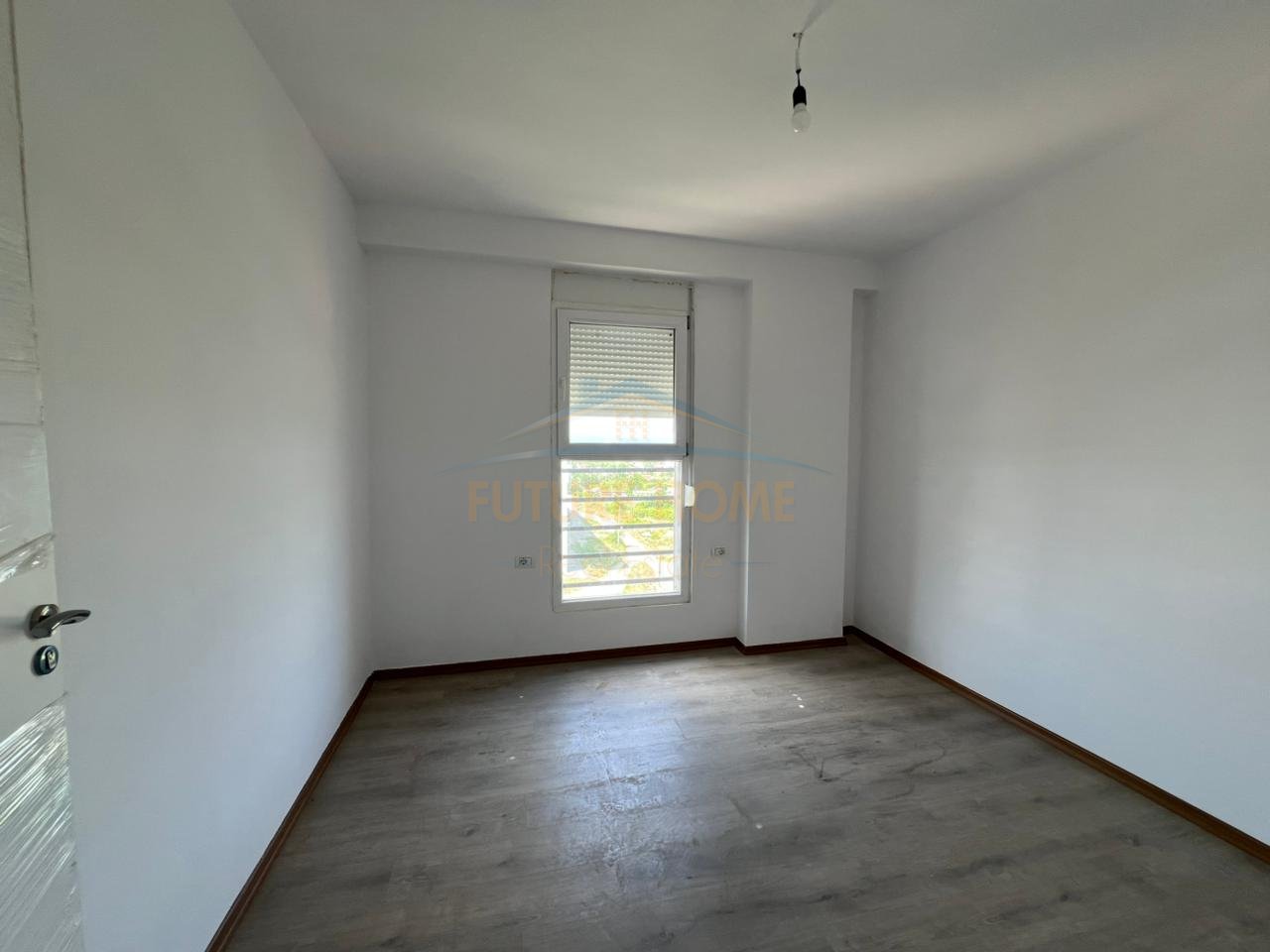 Qera,Apartament 3+1+2, Rruga 5 Maj, Tirane