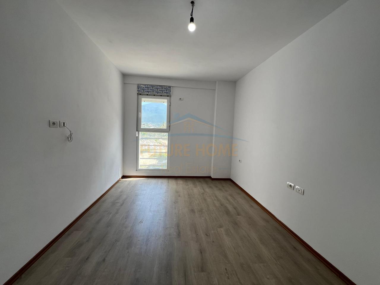 Qera,Apartament 2+1+2, Rruga 5 Maj, Tirane