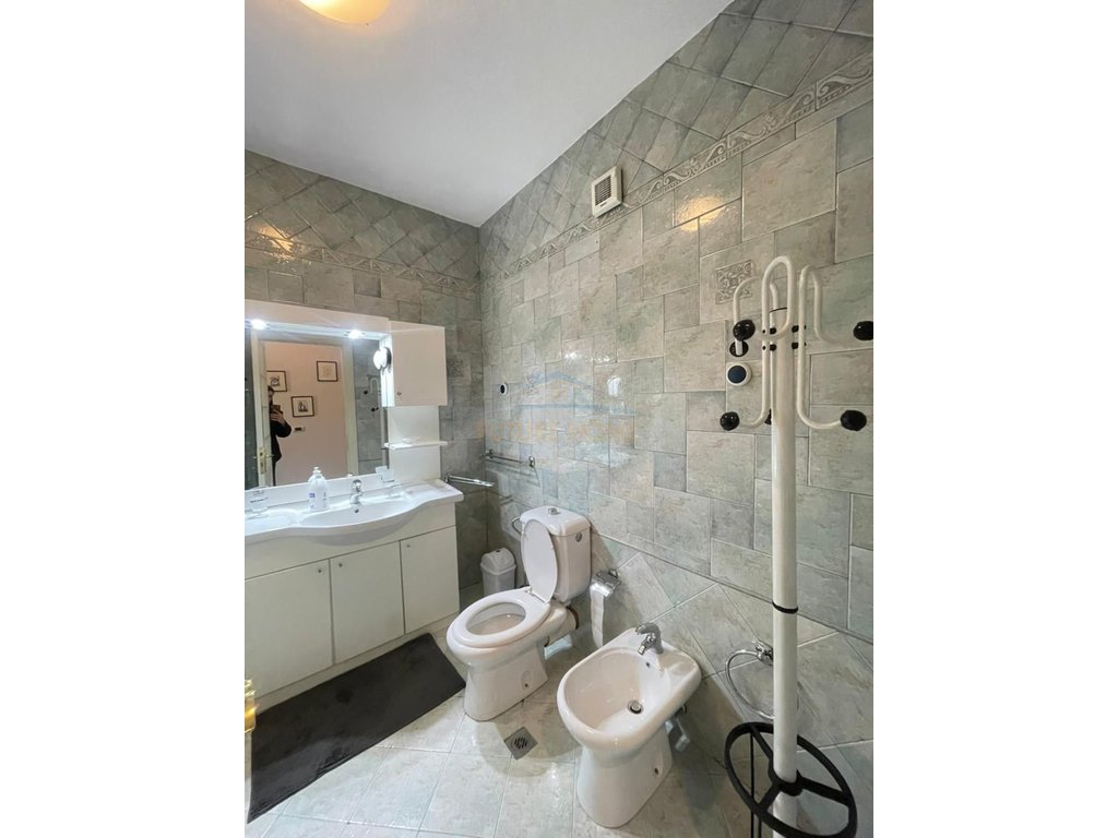 For rent, 2+1 Apartment, Myslym Shyri, Tirana.