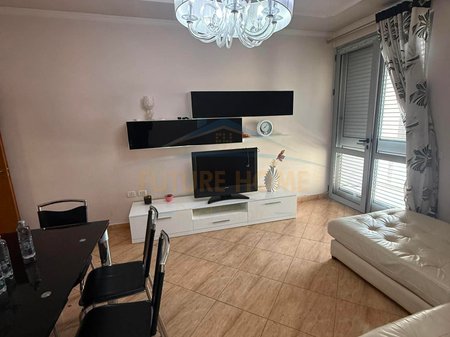 Qera, Apartament 2+1+2, Komuna e Parisit, Tirane