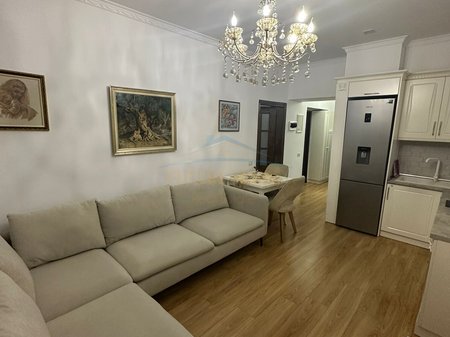 Qira, Appartamento 2+1, Edifici Shallvare, Tirana