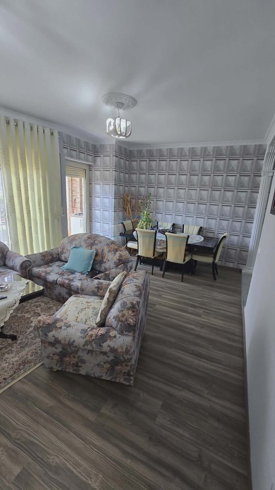 Shitet, Apartament 2+1+2, Kompleksi Prestige, Rruga Jordan Misja